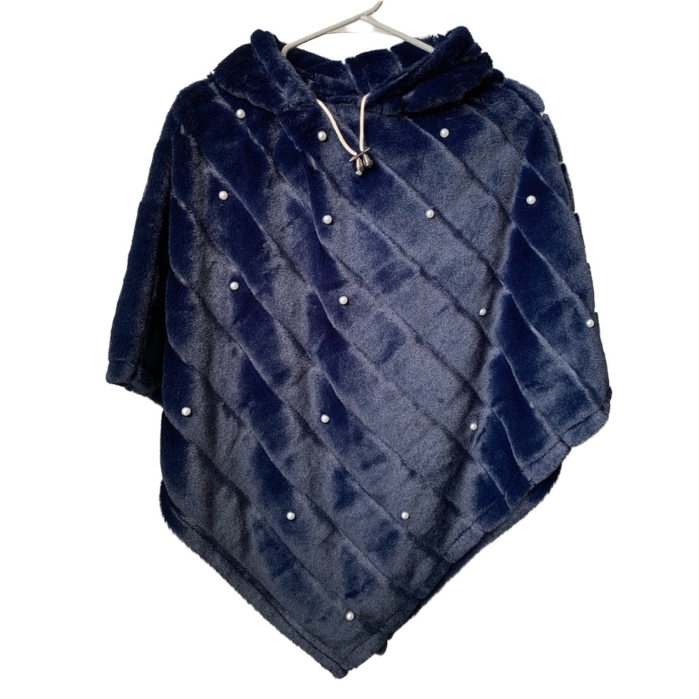 PASSAGE Women’s Navy Blue Super Soft Faux Fur Ribbed Poncho
